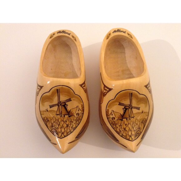 WINDMILL WOODEN HAND CRAFTED DECORATIVE CLOGS HOLLAND PAINTED 7" - Picture 1 of 12